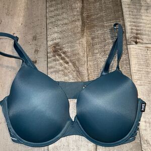 PINK-Victoria’s Secret‎ push-up bra size 34D